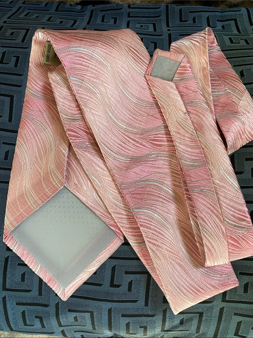 💯 Silk Hand Made in Italy 🇮🇹 Luxurious Pink Silver Texture Shimmer Tie Rare